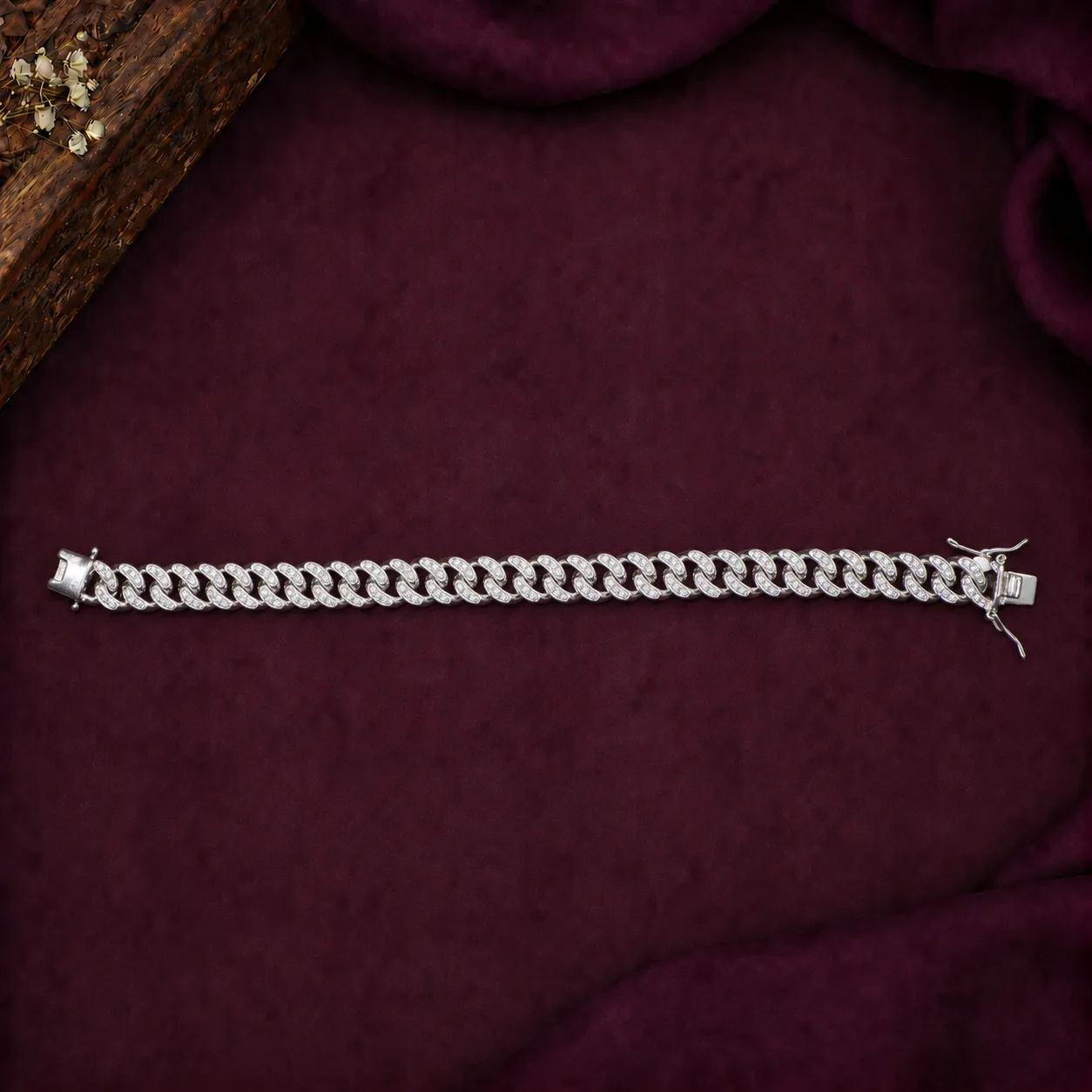 LOCK TYPE BRACELET